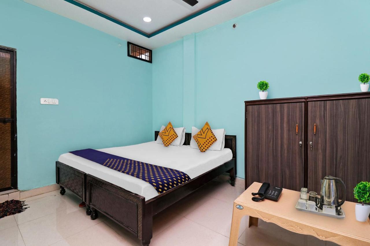 SPOT ON 37040 Hotel Ayushman Palace Bilaspur  Bagian luar foto